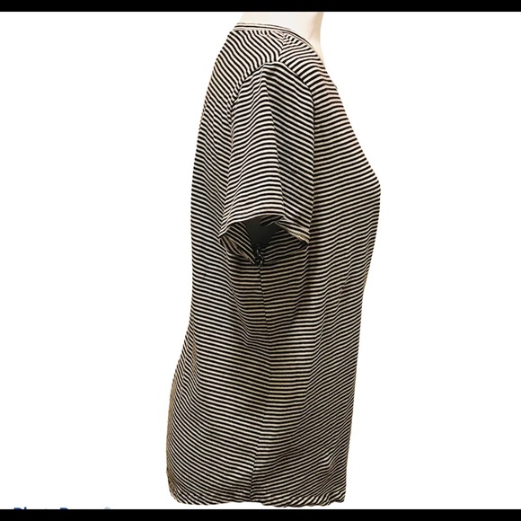 Old Navy Crew Neck T-Shirt Size XL - Picture 2 of 5